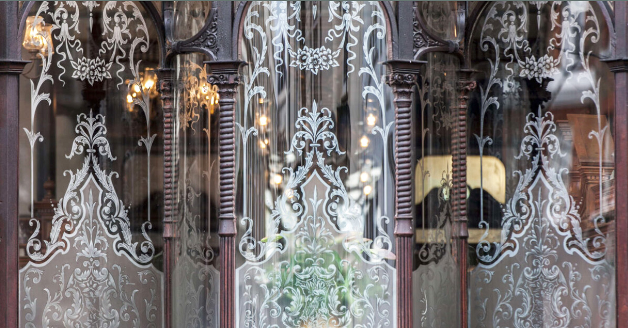 The entrance to The Alfred on Formosa Street, an outstanding Maida Vale pub featuring mosaic glass 